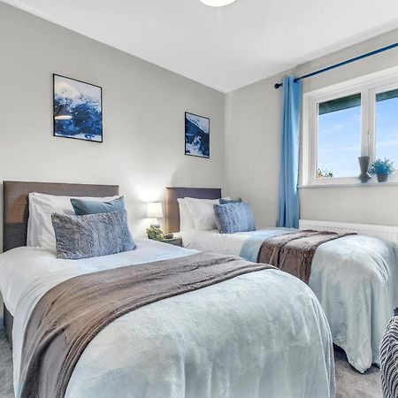 Mk 2-Bedroom Contractor'S Gem, 5 Beds, Sleeps 6, Free Parking 밀턴 케인즈 외부 사진
