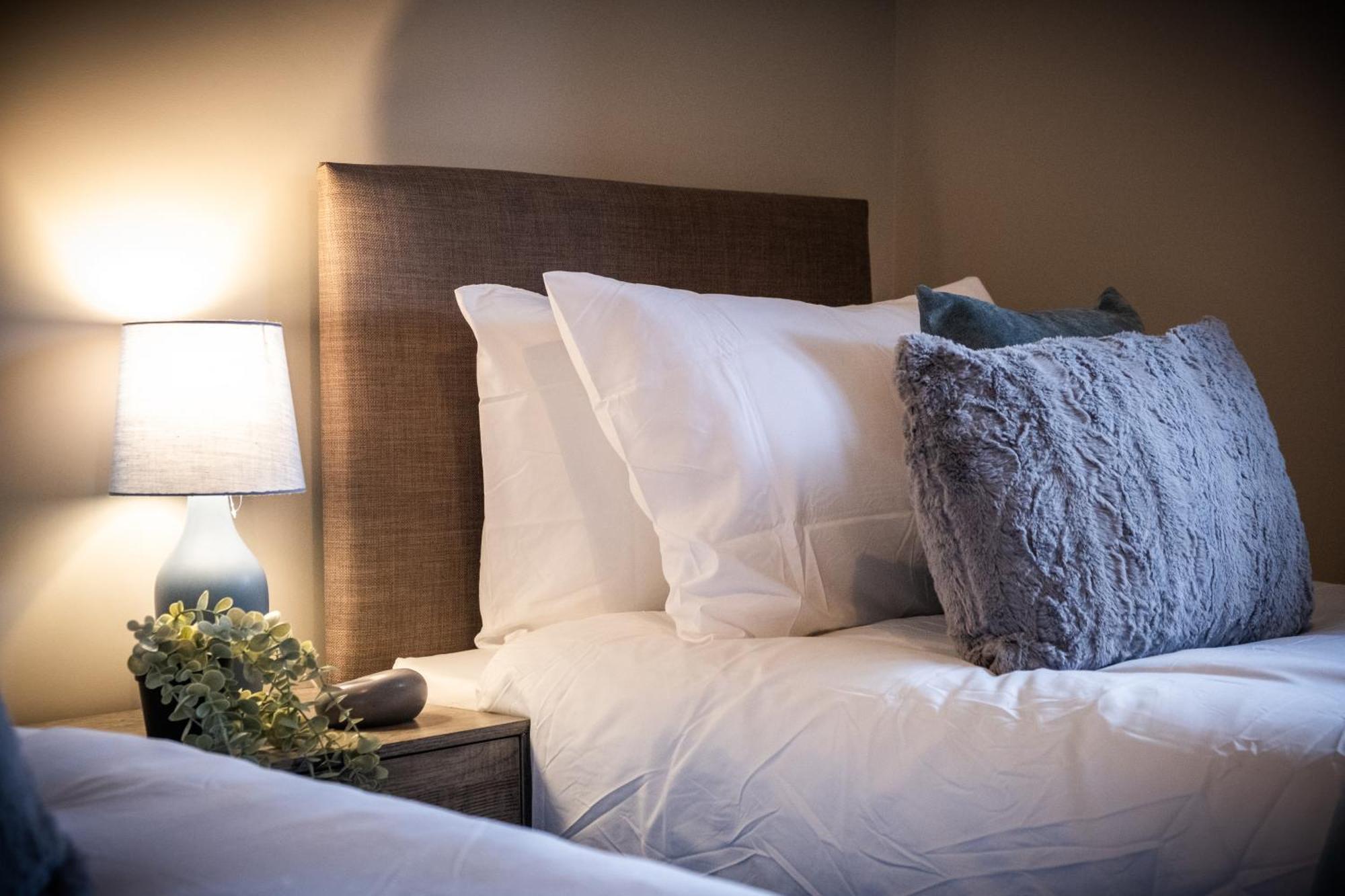 Mk 2-Bedroom Contractor'S Gem, 5 Beds, Sleeps 6, Free Parking 밀턴 케인즈 외부 사진
