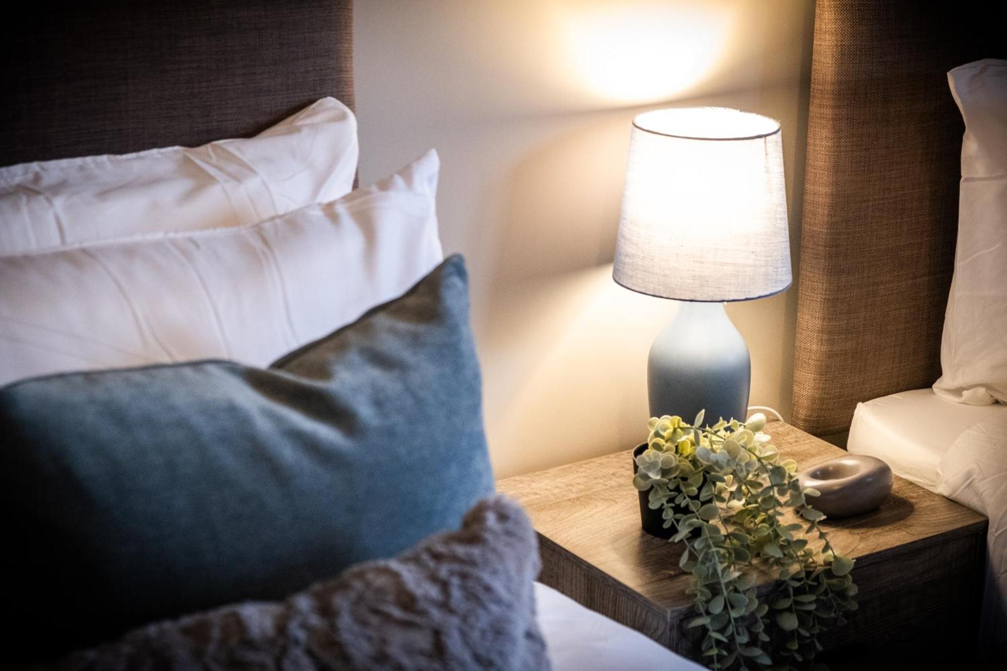 Mk 2-Bedroom Contractor'S Gem, 5 Beds, Sleeps 6, Free Parking 밀턴 케인즈 외부 사진