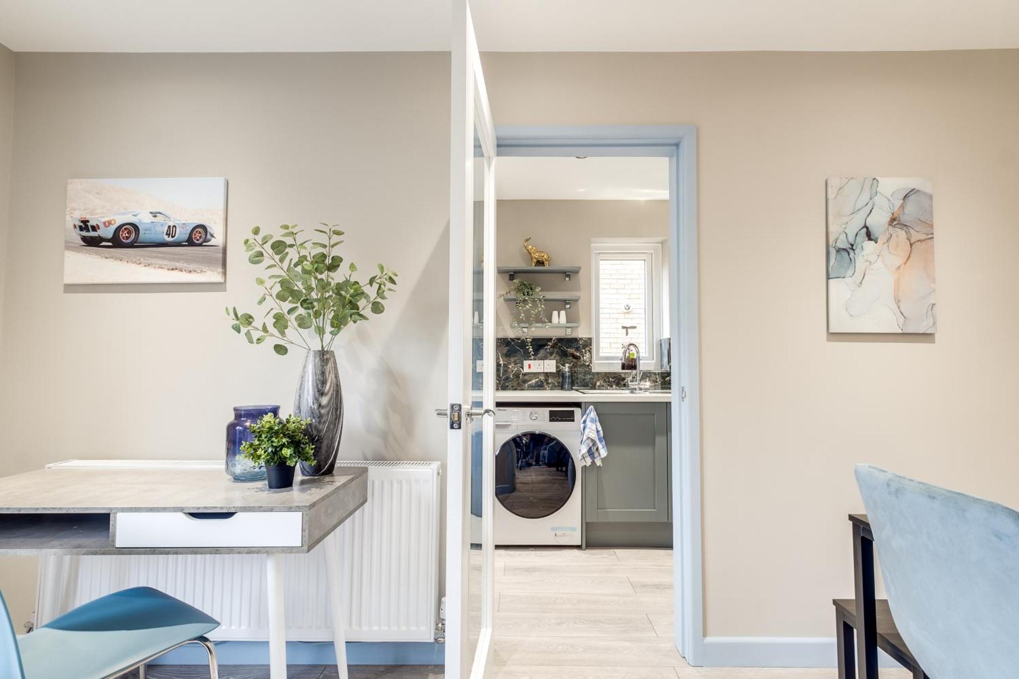 Mk 2-Bedroom Contractor'S Gem, 5 Beds, Sleeps 6, Free Parking 밀턴 케인즈 외부 사진