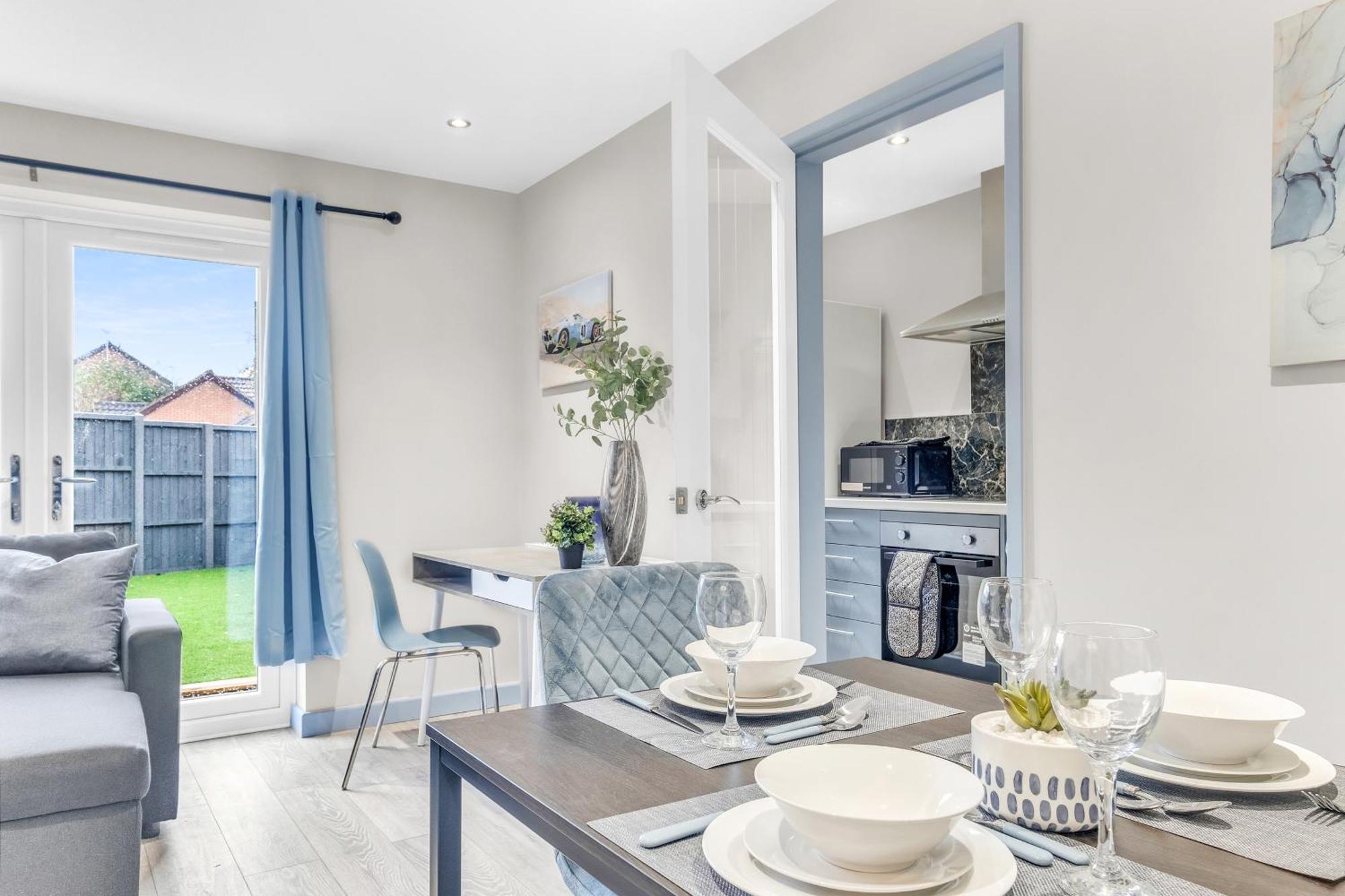 Mk 2-Bedroom Contractor'S Gem, 5 Beds, Sleeps 6, Free Parking 밀턴 케인즈 외부 사진