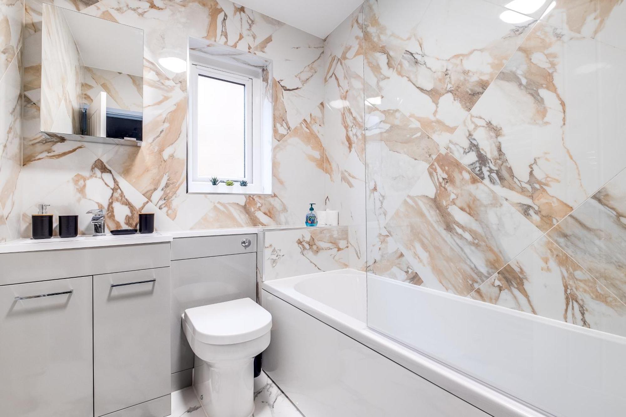 Mk 2-Bedroom Contractor'S Gem, 5 Beds, Sleeps 6, Free Parking 밀턴 케인즈 외부 사진